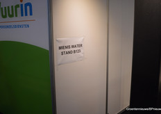 Sometimes you had to search for the right stand. Sometimes a note helped you on the right track.